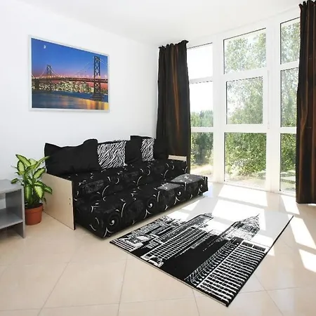 Sofia In Sunny Apartment