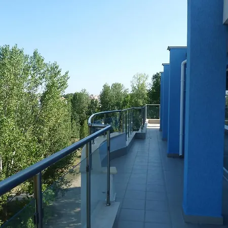 Sofia In Sunny Apartment