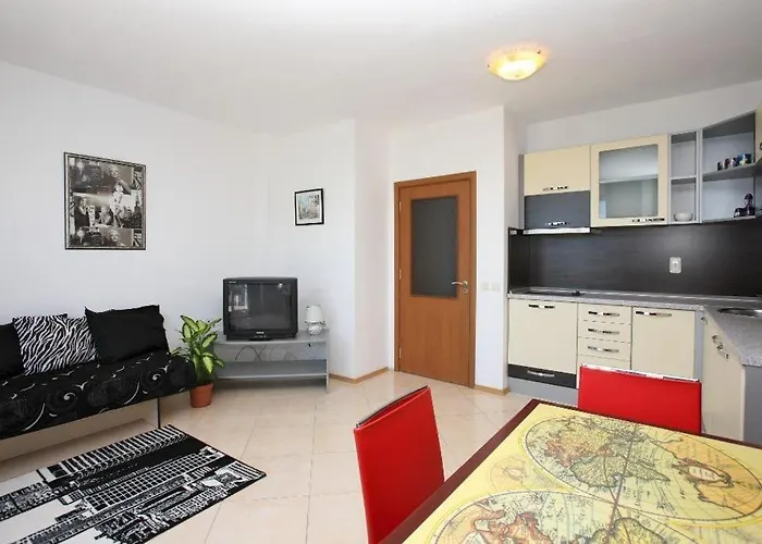 Sofia In Sunny Apartamento