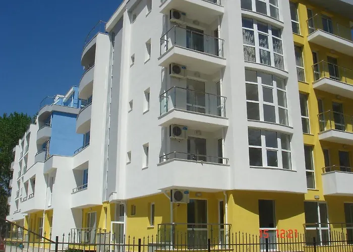 Sofia In Sunny Apartamento *